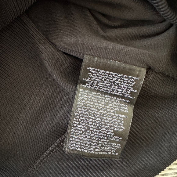 The North Face Women’s Black Rib-Knit Tank - Medium NWT - Picture 7 of 7